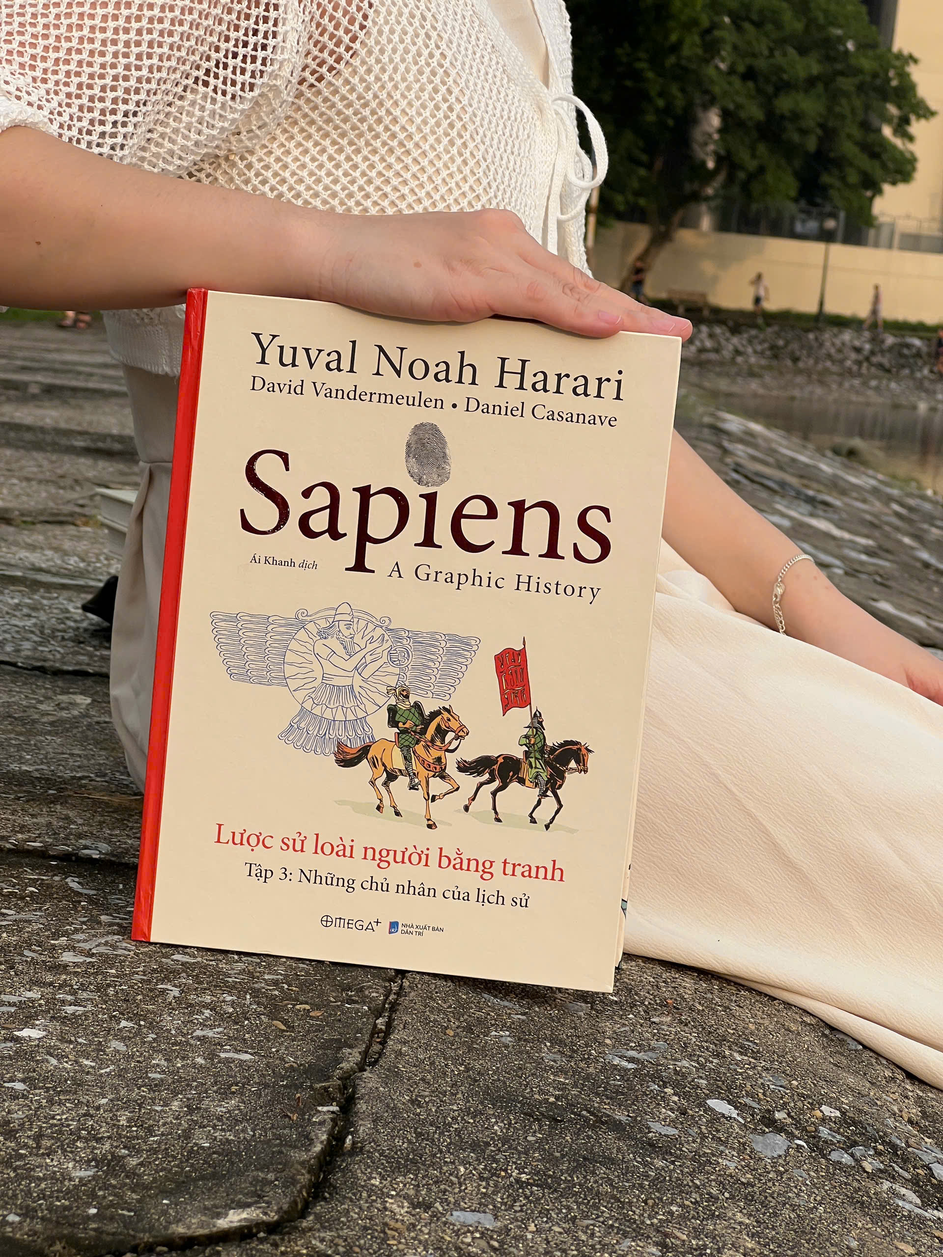 Sapiens: Lược Sử Loài Người Bằng Tranh Tập 3 - Những Chủ Nhân Của Lịch Sử - Omega Plus