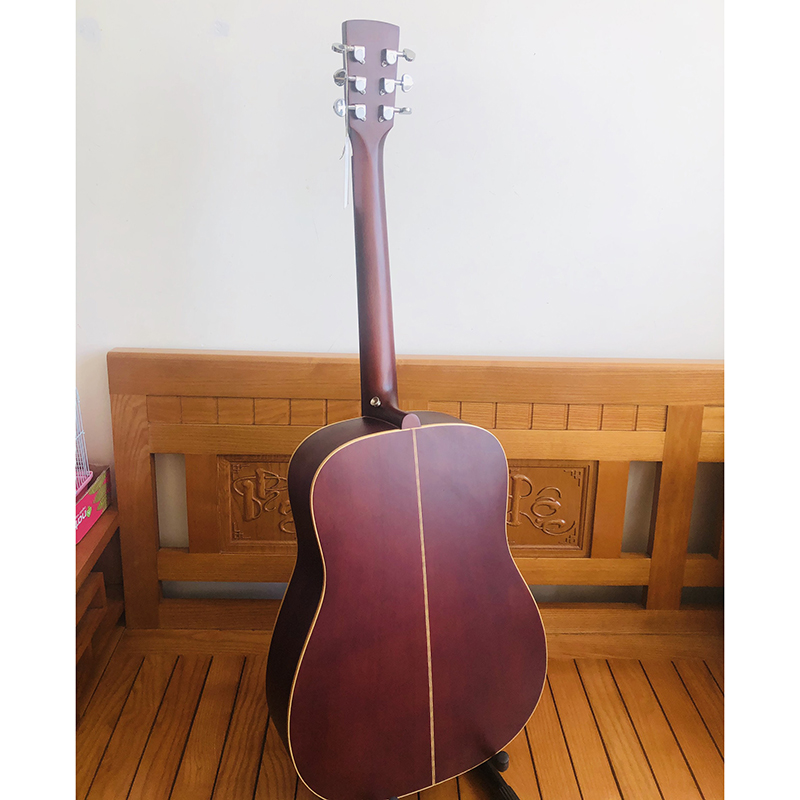 Đàn guitar classic model DD200X có EQ 7545R cho ra âm thanh tốt dành cho bạn tập chơi và sử dụng lâu dài