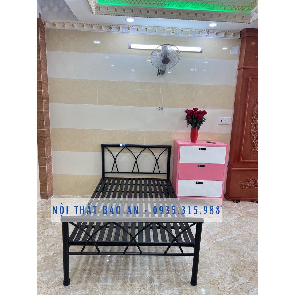 Giường sắt szie 1m2x2m kiểu đan chéo