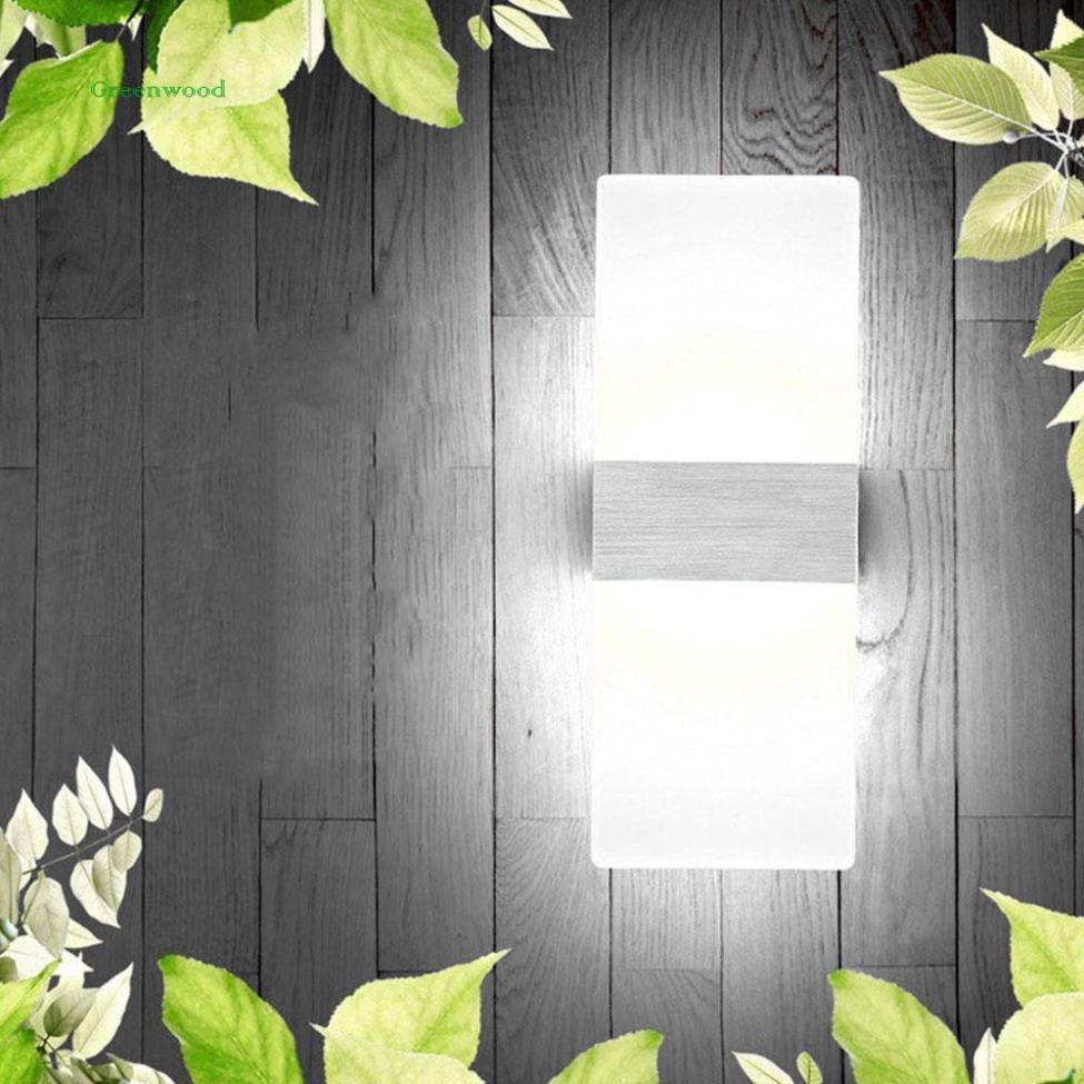 Đèn LED gắn tường trang trí phòng ngủ
