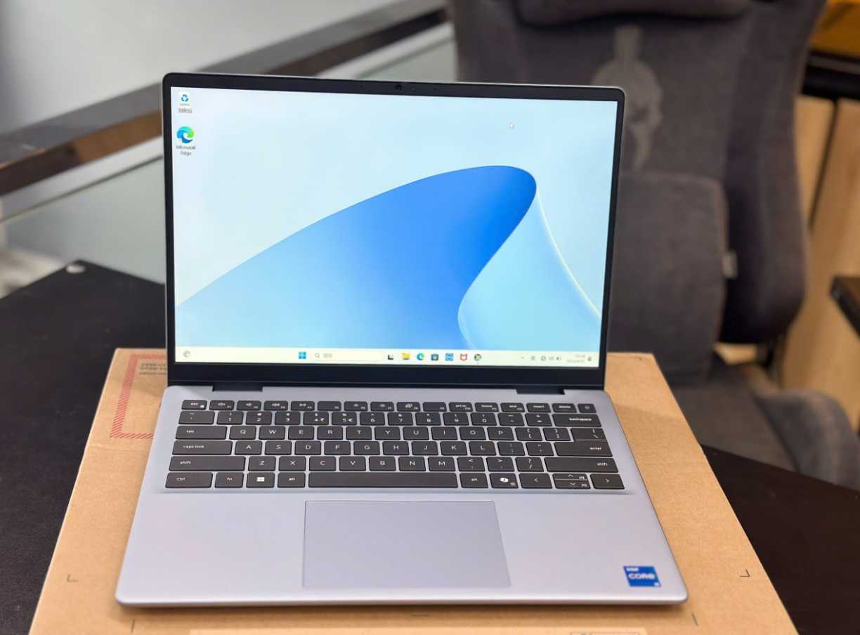 Dell Inspiron 14 Plus 7440 - Intel Core i5-12450H  Ram 16GB  SSD 512GB 14 inch FullHD + 250nits  Iced Blue - Hàng Chính Hãng