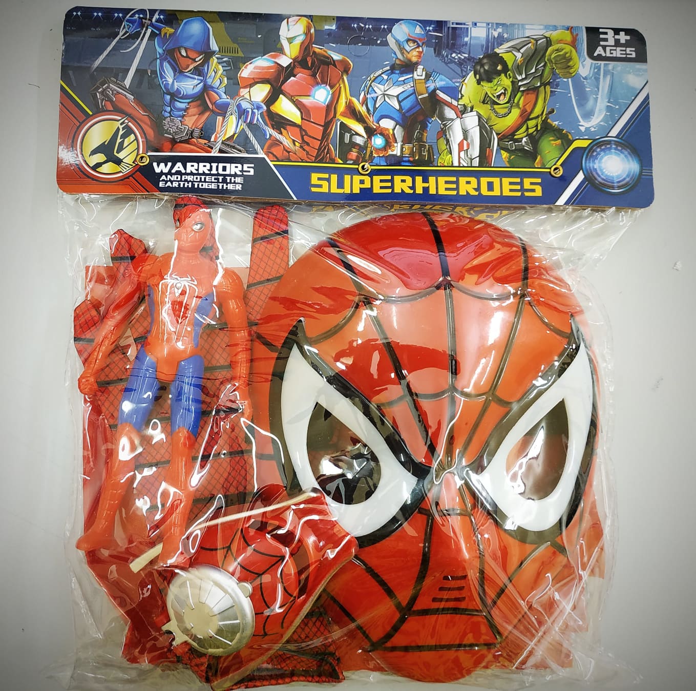 Set đồ chơi phụ kiện hoá trang, cosplay cho búp bê phong cách siêu anh hùng Marvel gồm 5 món đồng bộ theo chủ đề - Tặng kèm nhân vật Avengers có đèn sáng (giao ngẫu nhiên mẫu)