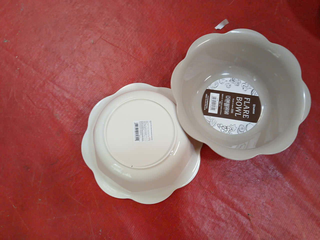 Tô nhựa hình cánh hoa Nakaya Flare Bowl 1.1L