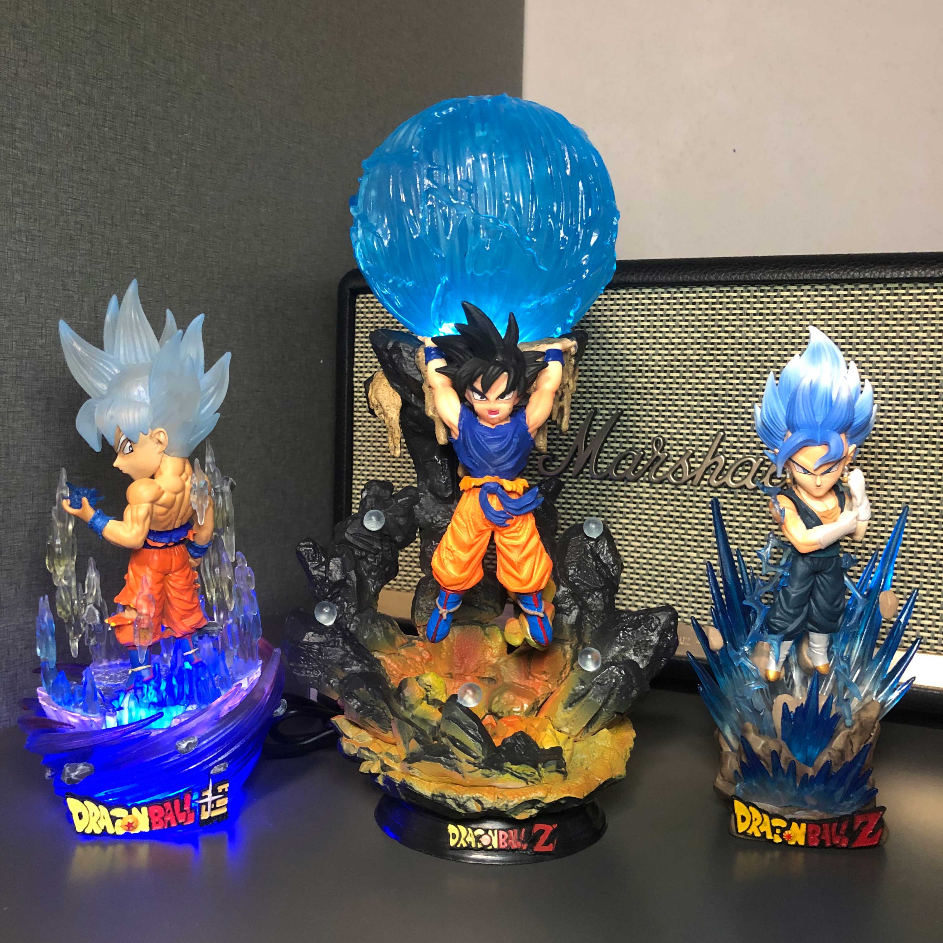 Mô hình Son Goku nâng cầu 25cm - 50 cm có LED - Dragon Ball