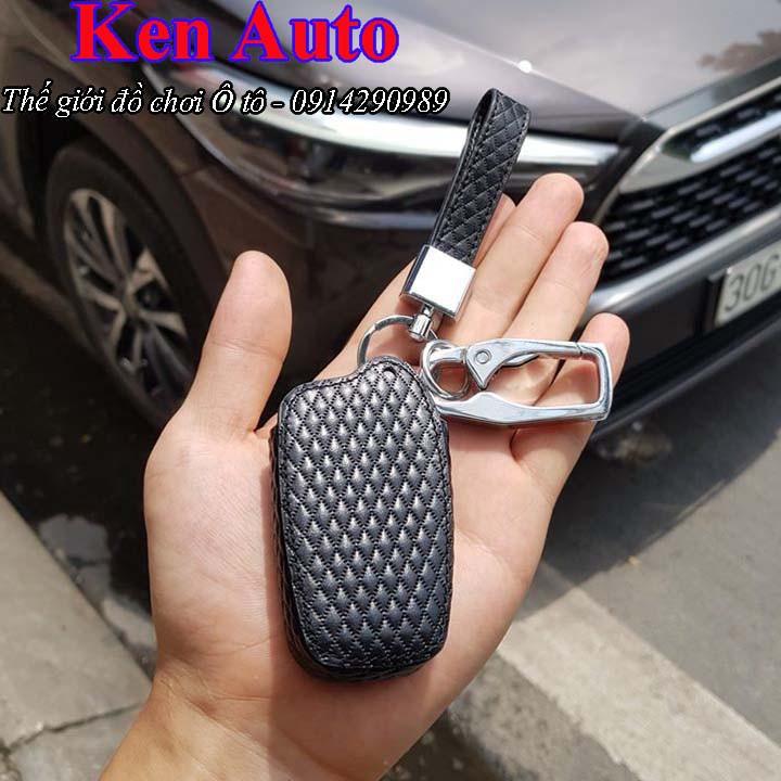Bao da 3D bảo vệ chìa khóa xe Toyota Cross kèm móc đeo Inox
