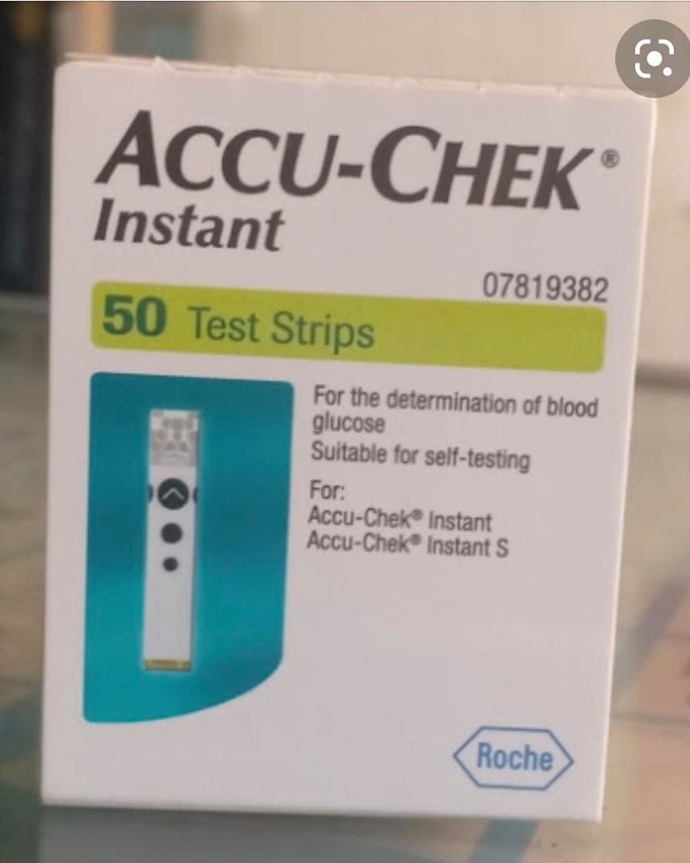 Hộp 50 que thử đường Accu Chek Instant