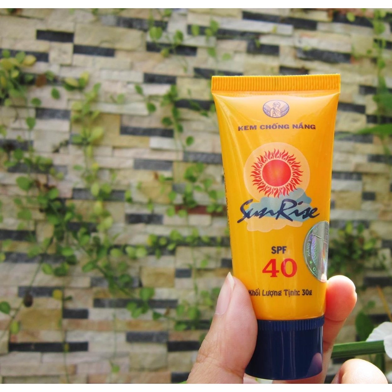 Kem Chống Nắng Sunrise Thorakao SPF 40 (30g)