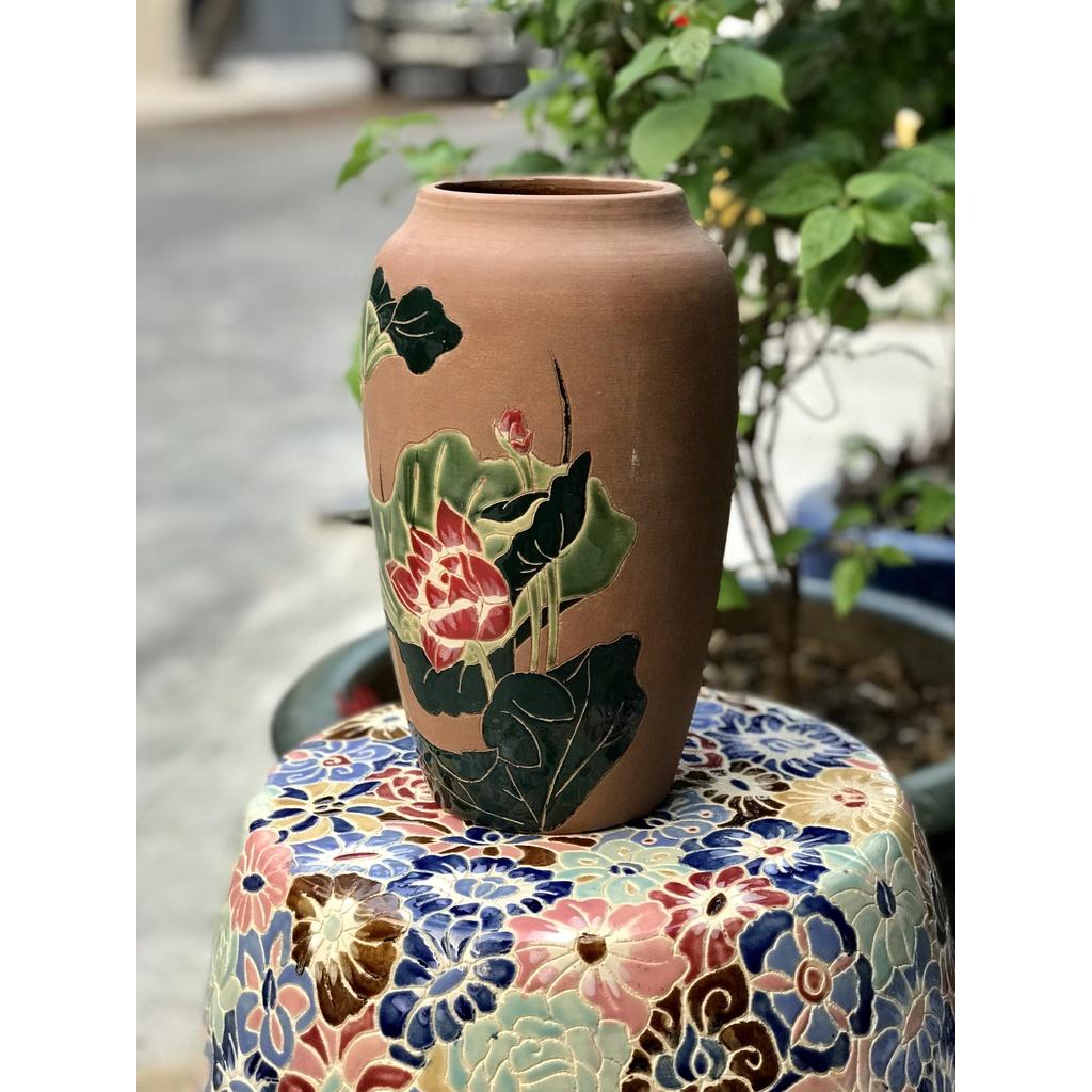 Bình Hoa Sen Vẽ Thủ Công Gốm Sứ Nam Bộ Nền Đất