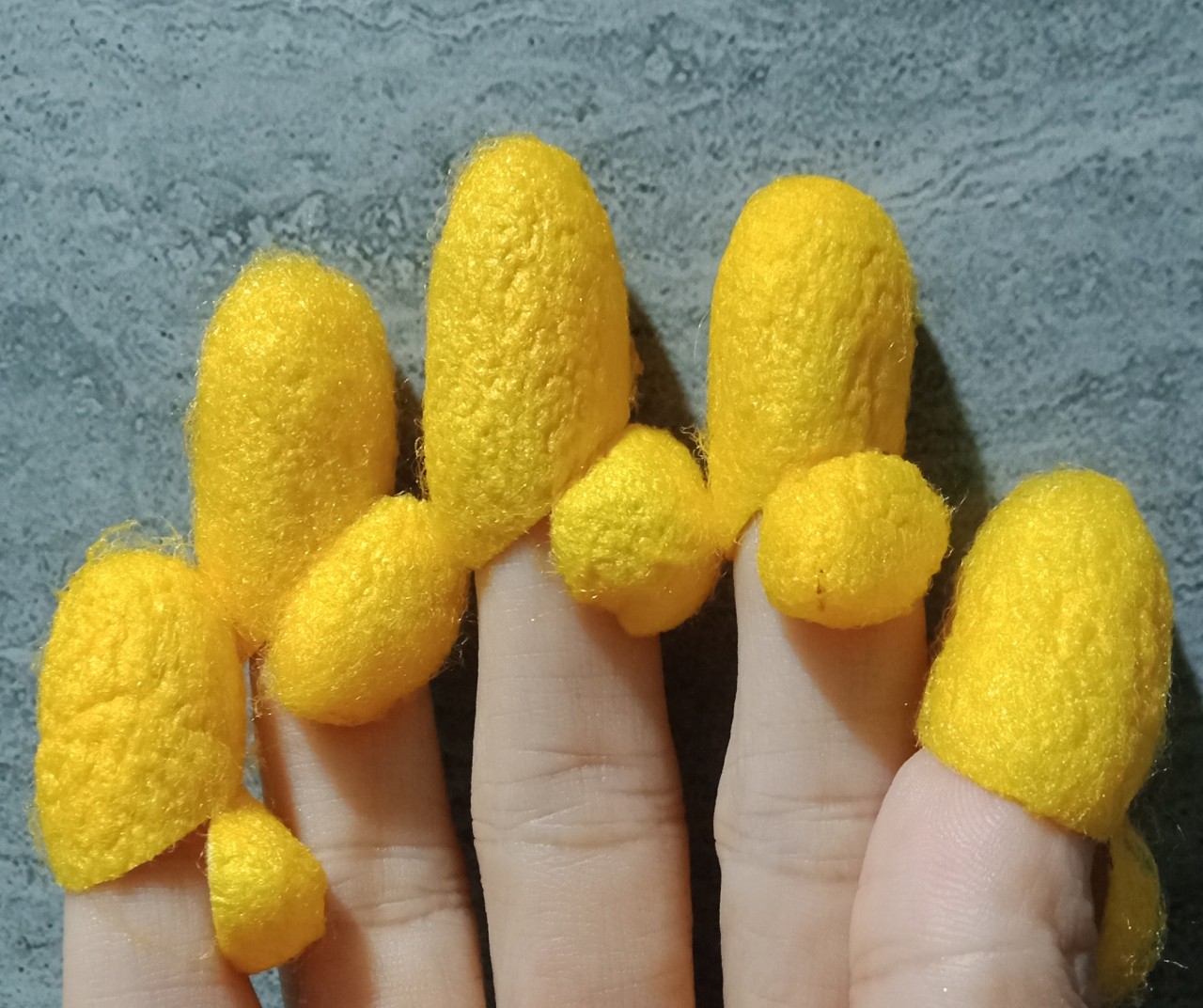 Kén tơ tằm massage mặt (30 kén)