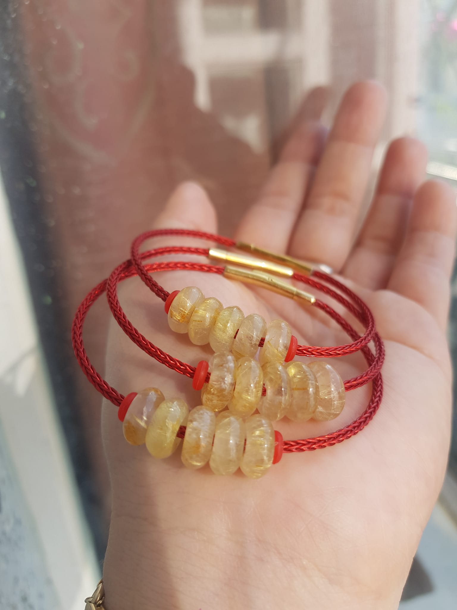 Vòng Tay 5 đồng tiền may mắn kiểu Đá thạch anh Vàng tự nhiên dây đỏ tài lộc Nữ mệnh Kim mệnh thổ mệnh Thủy đeo xinh đẹp ạ