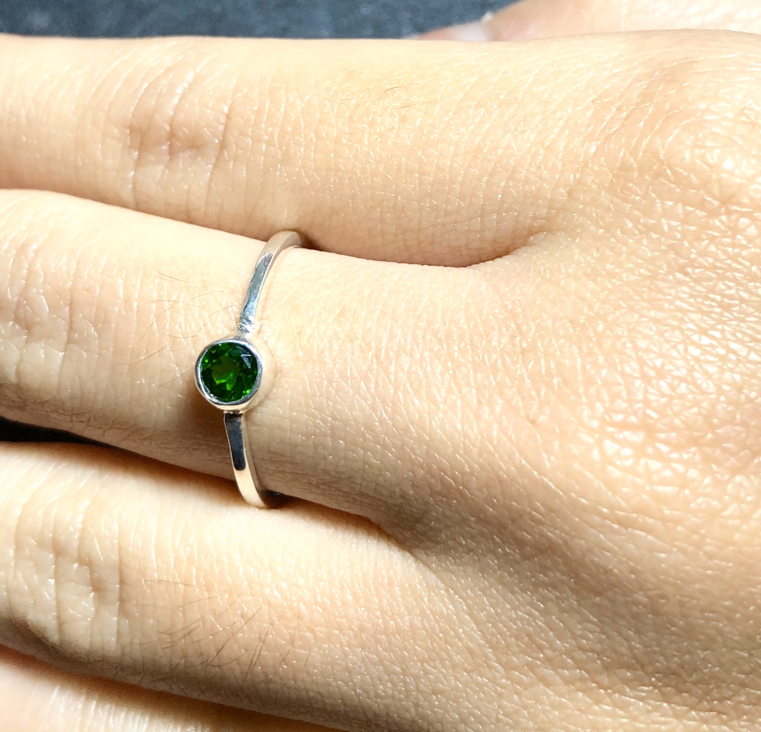 Nhẫn bạc hạt đá diopsite size 17mm