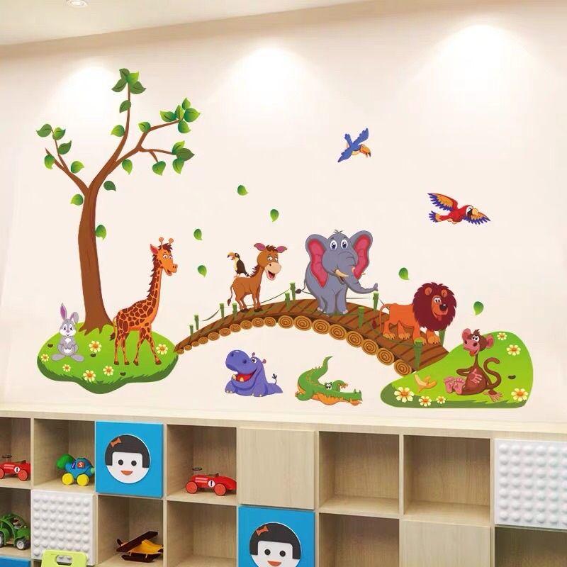 Decal dán tường thú qua cầu cho bé