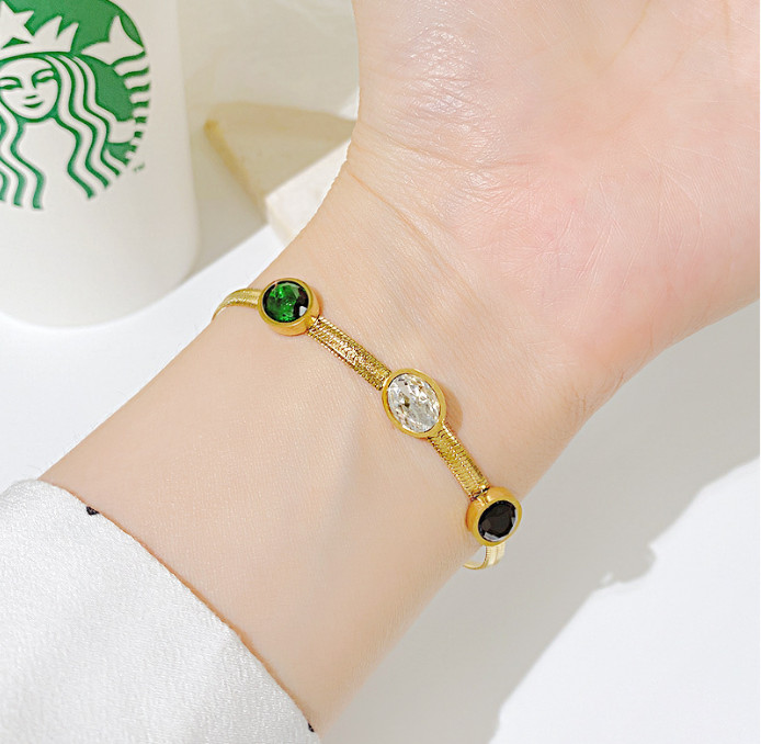 Lắc Tay Nữ Sợi Mì To Ngọc Lục Bảo Titan Ko Đen TT 4434