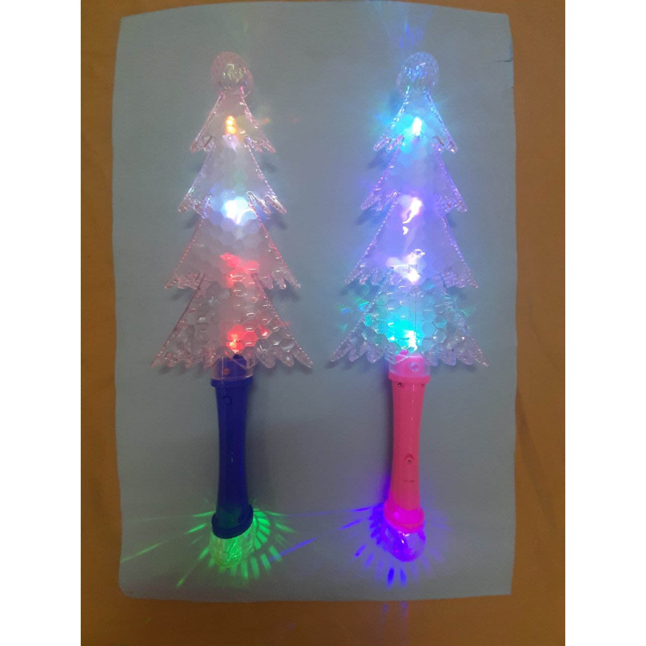 Combo 2 món đồ chơi hình cây thông noel có đèn phát sáng