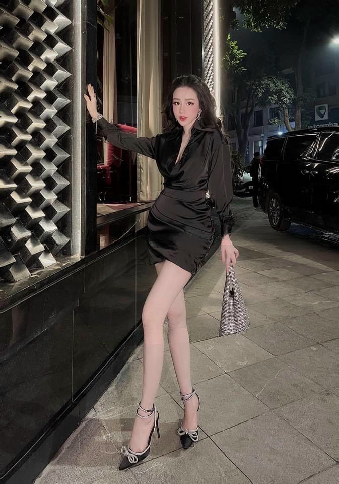 Sét áo sơmi tay phối lông vũ + chân váy nhún đắp chéo