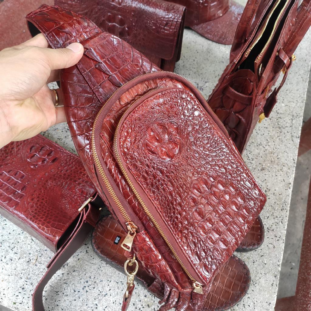 Túi nam đeo ngực cá sấu nâu đỏ siêu đẹp
