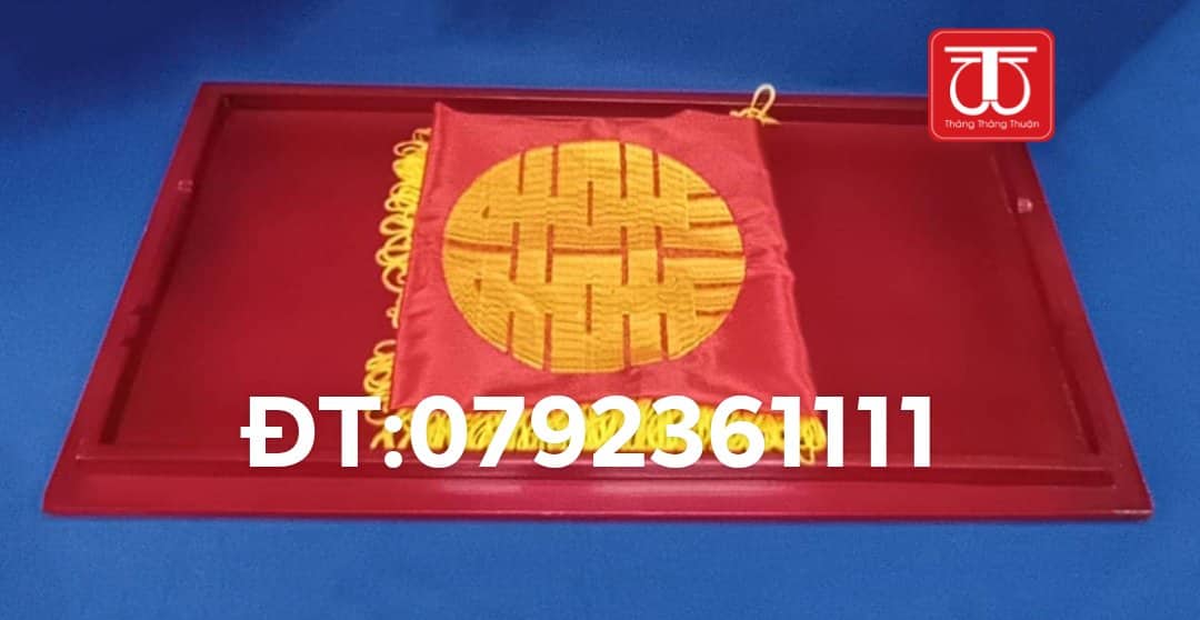 KHAY GỖ SƠN MÀI BÊ LỢN 