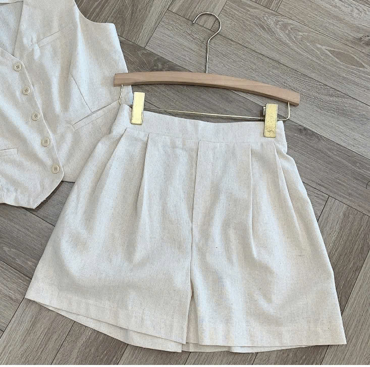 Quần short nữ chất linen mềm mịn, có bo chun phía sau dễ mặc và thoải mái  QUẦN BV01