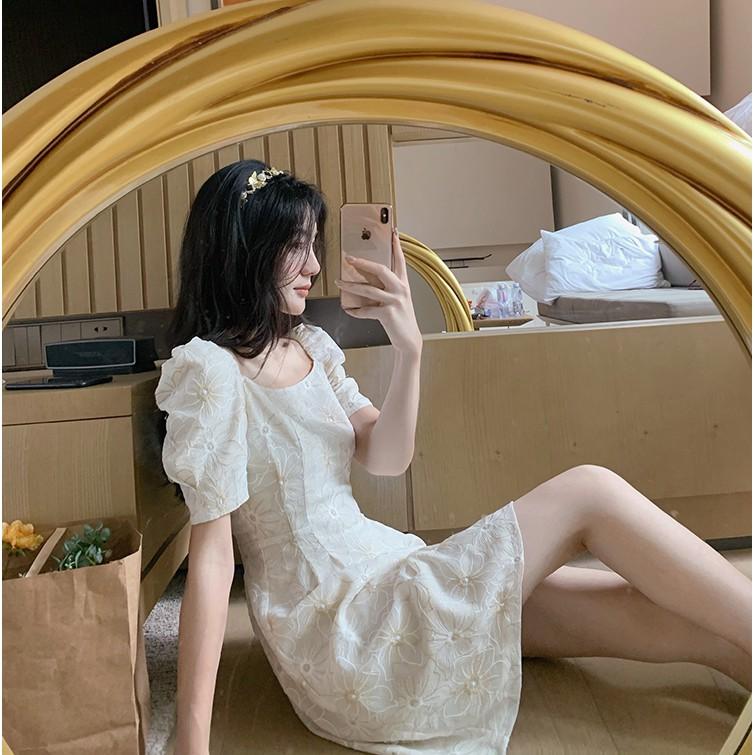 Đầm hoa đại cổ vuông dáng ngắn