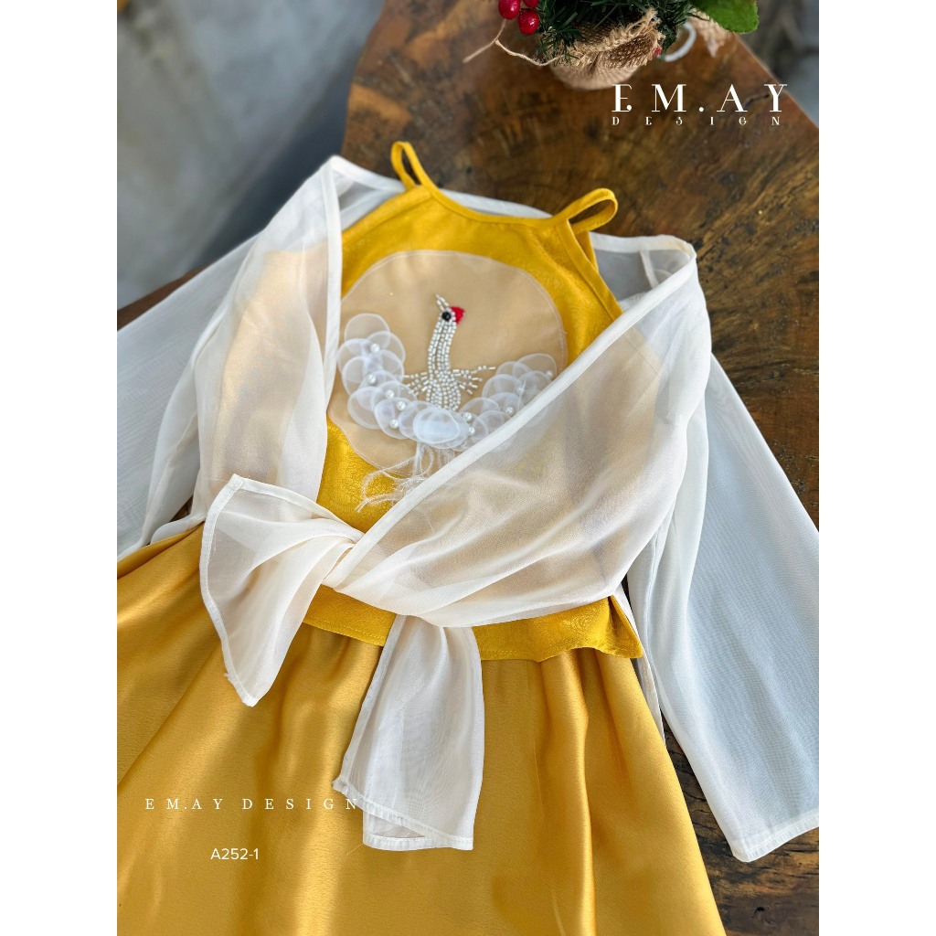 Set đầm yếm tứ thân kèm áo choàng cô Tấm cho bé gái mặc lễ tết dự tiệc biễu diễn từ 12-40kg chất lụa mềm mát