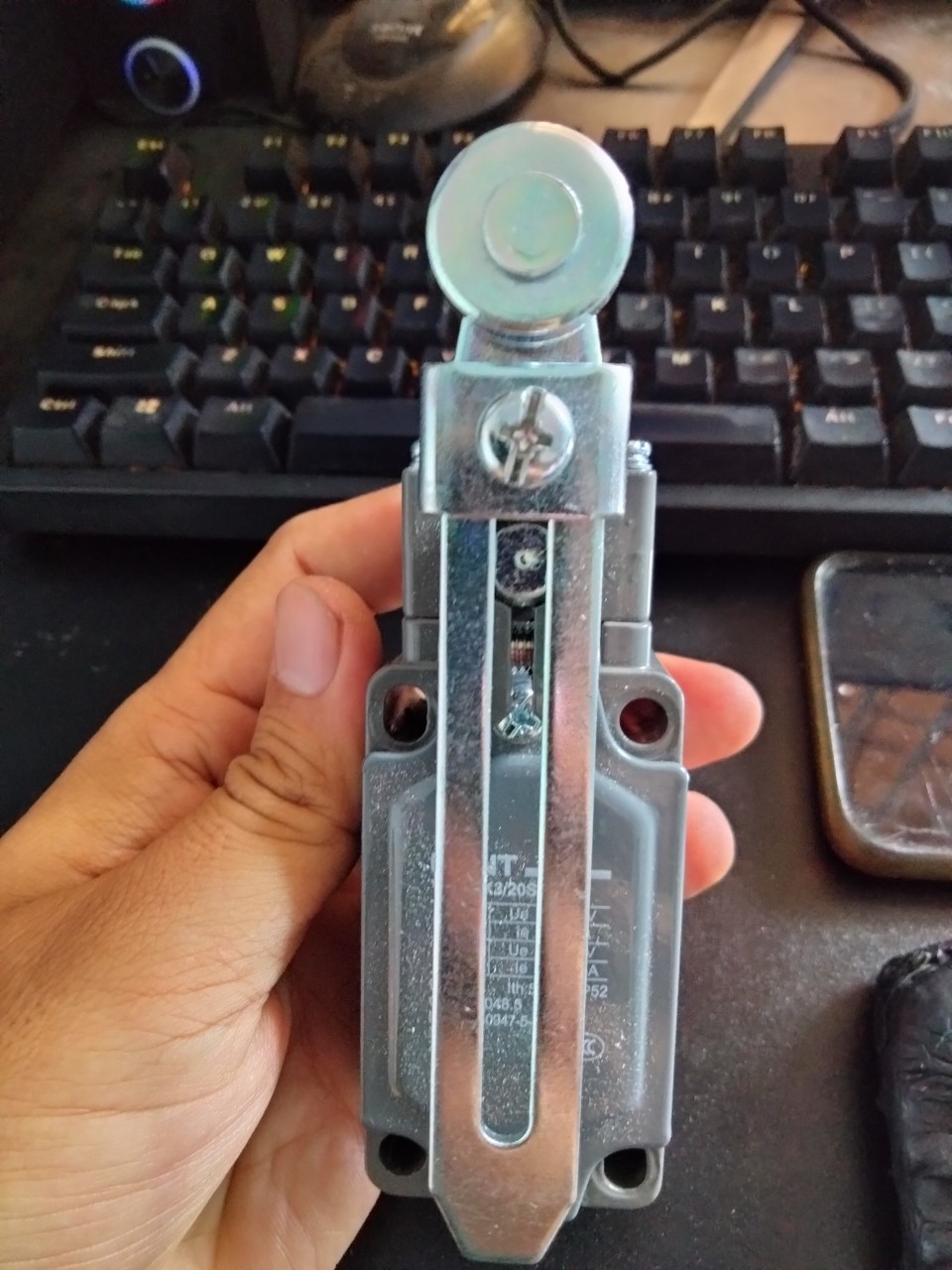 Công tắc hành trình YBLX-K3/20S/T Chint