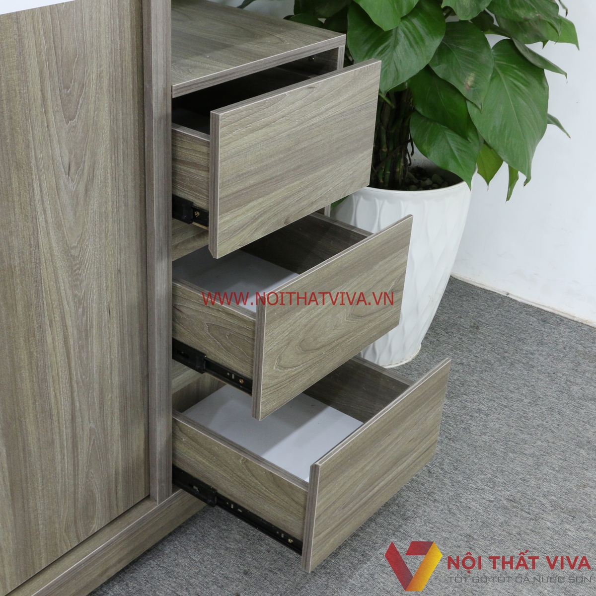 Tủ Quần Áo Kịch Trần Cửa Lùa Gỗ MDF Có Kệ Trang Trí Màu Xám Chỉ Trắng