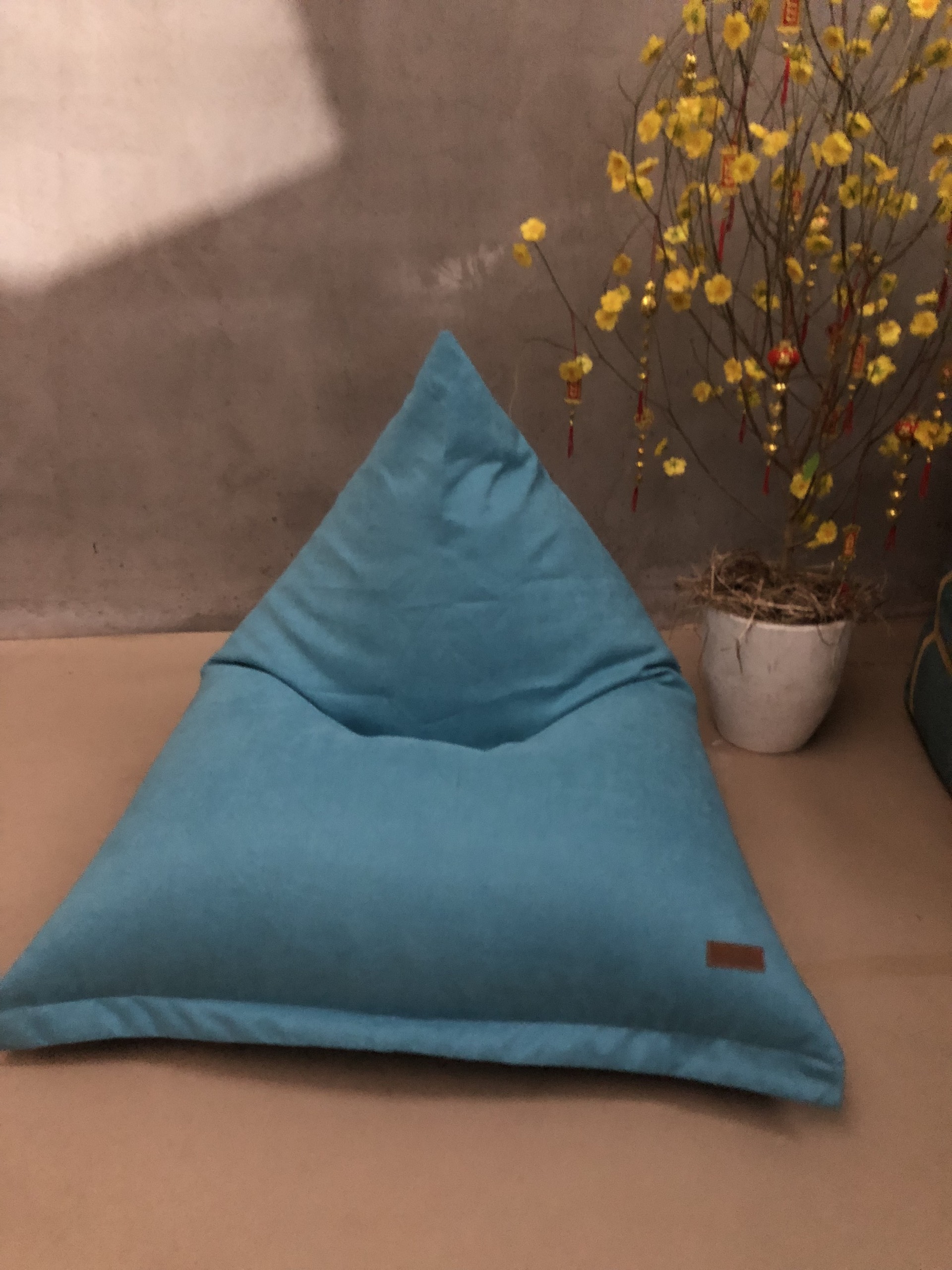 GHẾ LƯỜI HẠT XỐP KIM TỰ THÁP (PYRAMID BEANBAG) - SIGNATURE L, INDOOR BRUSHED LINEN