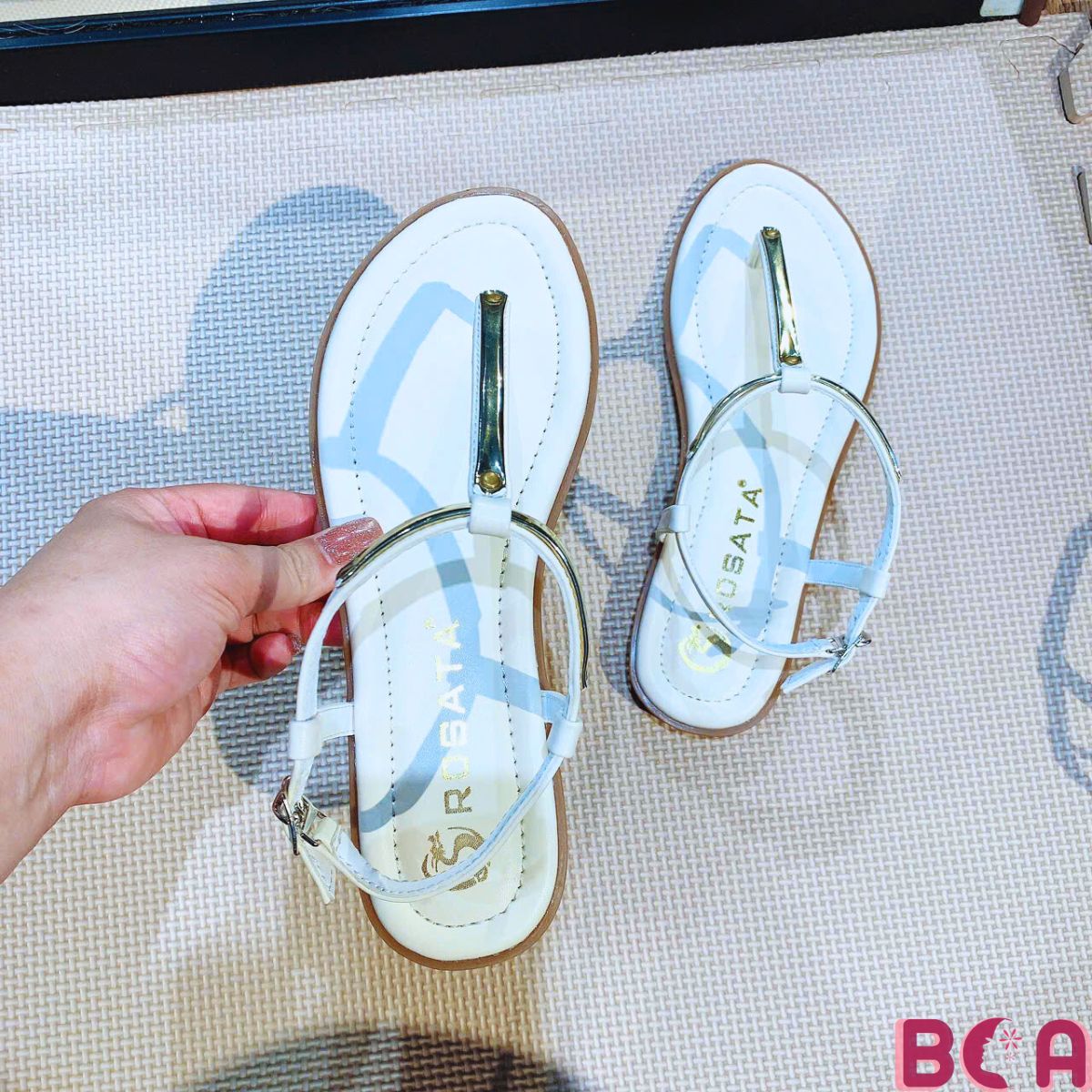 [TRẺ TRUNG - SANG TRỌNG] Thiết Kế Tối Giản Khoe Trọn Nét Đẹp Bàn Chân RO739 ROSATA Cao 2P, Quai Mảnh Có Đính Kim Loại