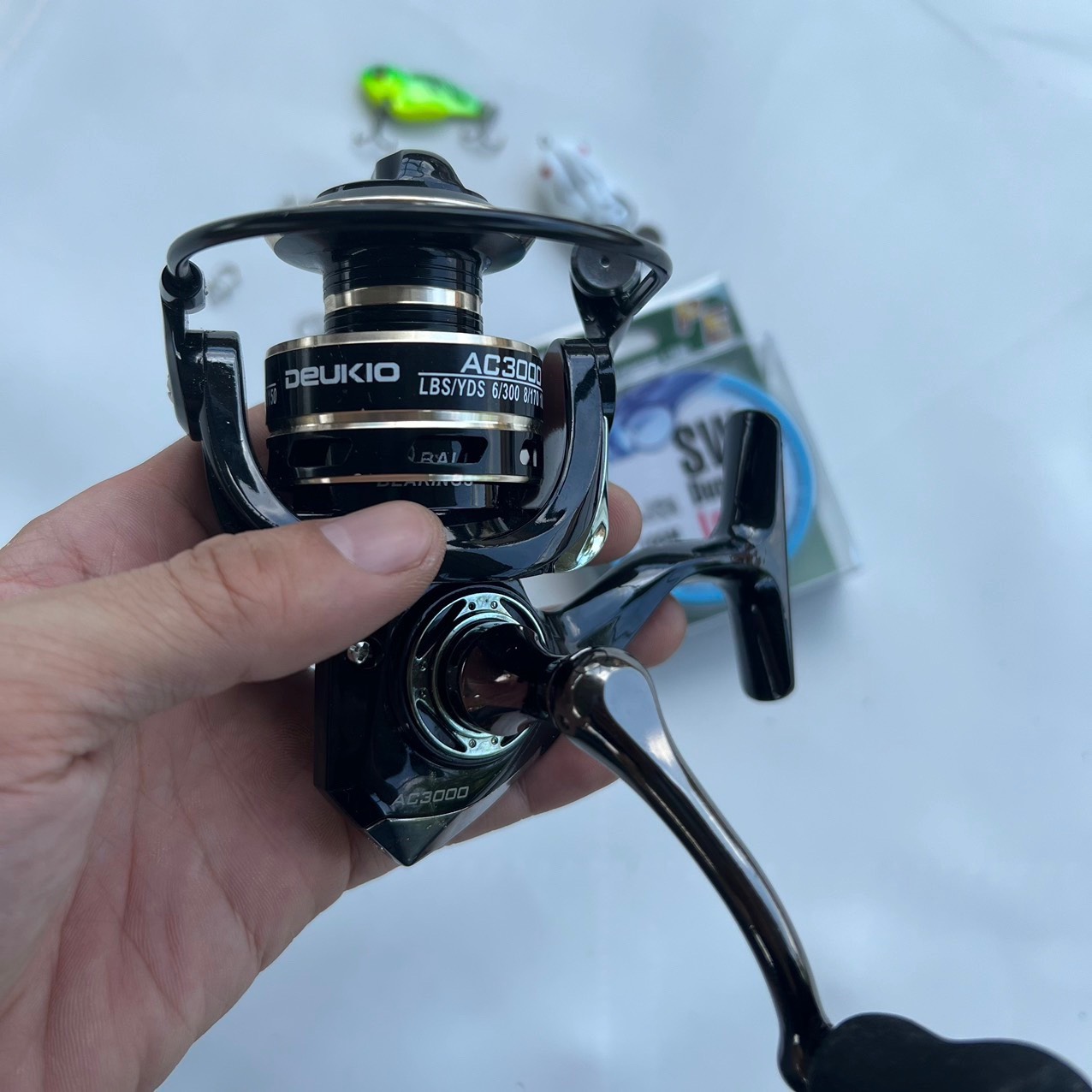 Bộ Combo Cần Lure Titan Máy Đứng Deukio AC Tặng Kèm Phụ Kiện