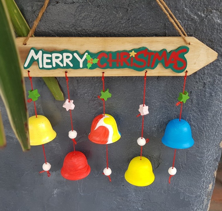 Bảng trang trí, bảng chuông Merry Christmas dùng để trang trí, decor không gian tiệc Giáng sinh, Noel, hàng handmade. Giao từ HCM