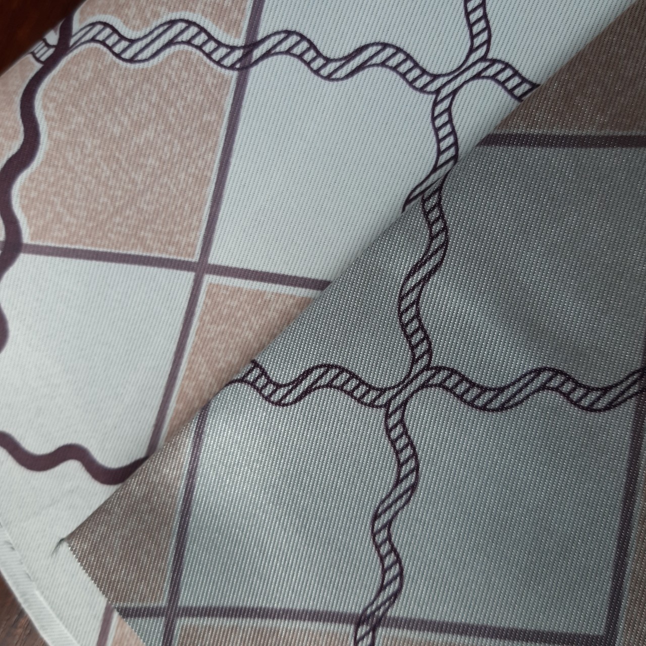 RÈM CỬA CHÂU ÂU SỌC NGANG NÂU SIZE 2M NGANG X 2M CAO