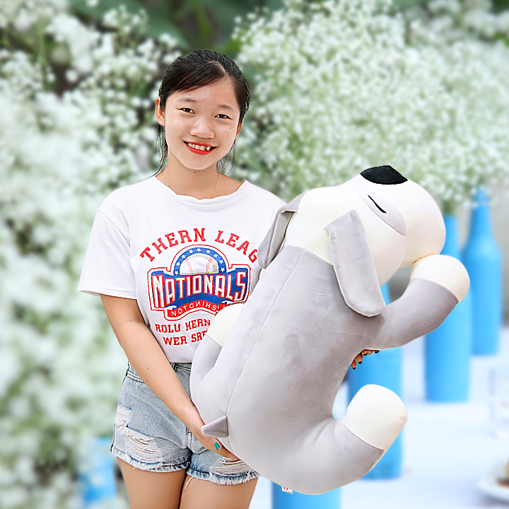 Gấu bông chú chó mắt híp 70cm