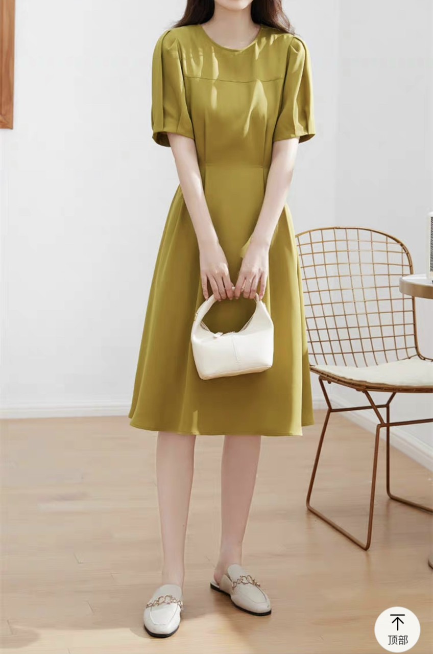 ĐẦM XÒE LỤA MÀU VÀNG TAY XẾP LY THANH LỊCH