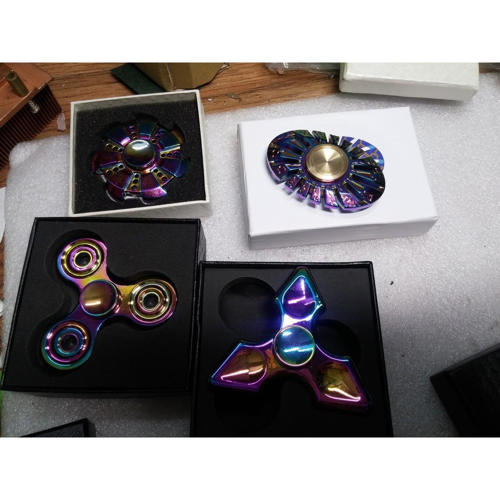Fidget Spinner kim loại phủ màu đa sắc mã số EE1621 X-13975