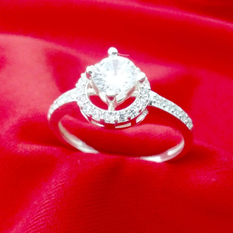 Hình ảnh Nhẫn nữ Bạc Quang Thản ổ cao gắn kim cương nhân tạo size 6ly chất liệu bạc thật, có thể chỉnh size tay theo yêu cầu.