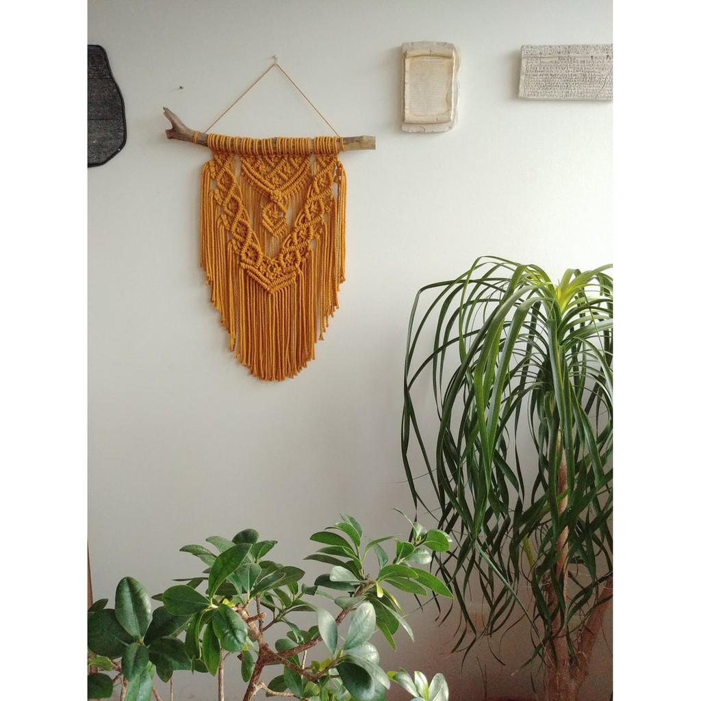 Mành macrame vàng mustard treo tường trang trí phòng ngủ, homestay, quán cafe (W23)