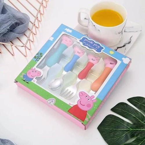 Bộ Thìa Dĩa Inox Gia Đình Peppa Pig - Tặng Móc Khóa Bé Emoji Phát Sáng Siêu Yêu