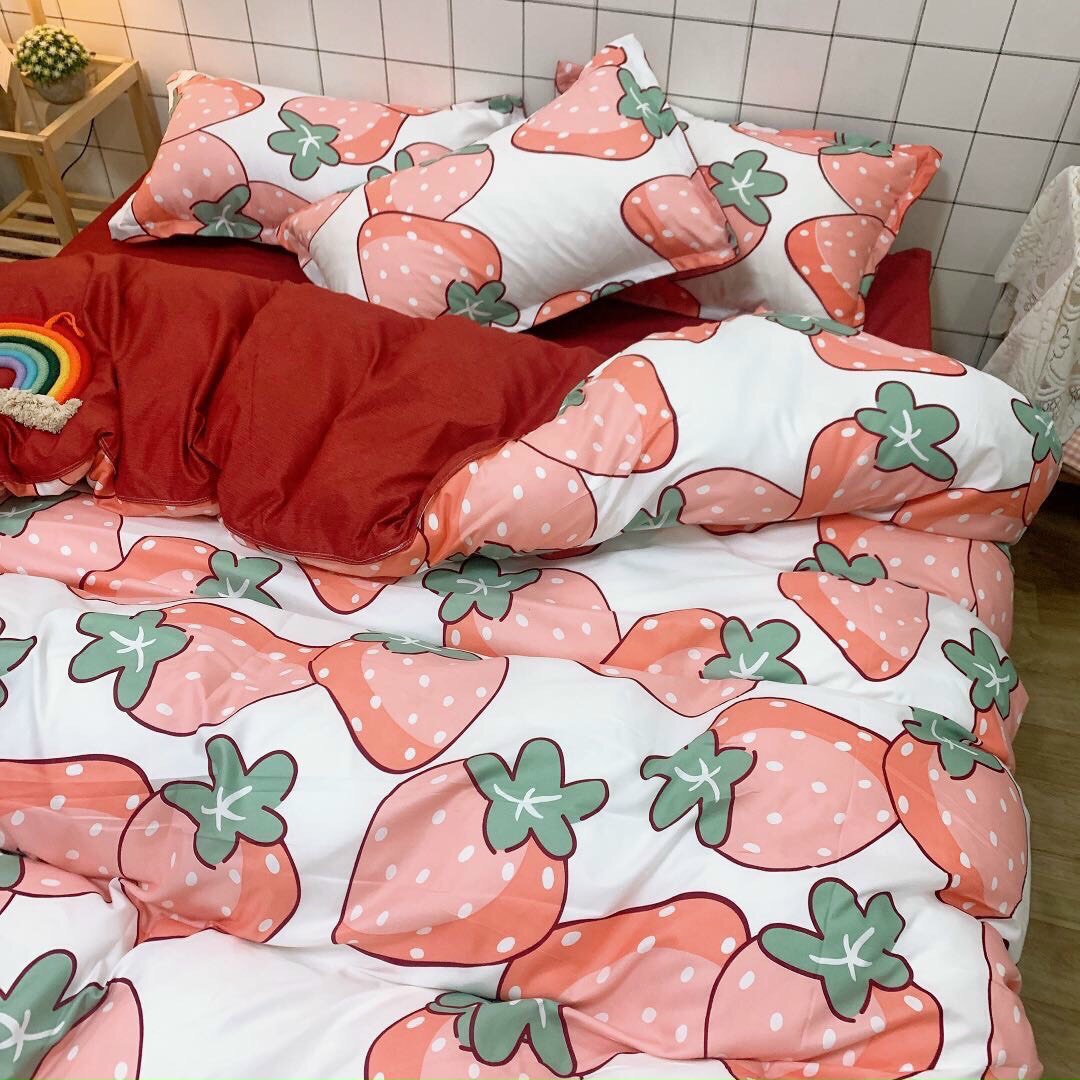Bộ Drap & Chăn Phao 5 Món Cotton Poly Dâu Chấm Bi