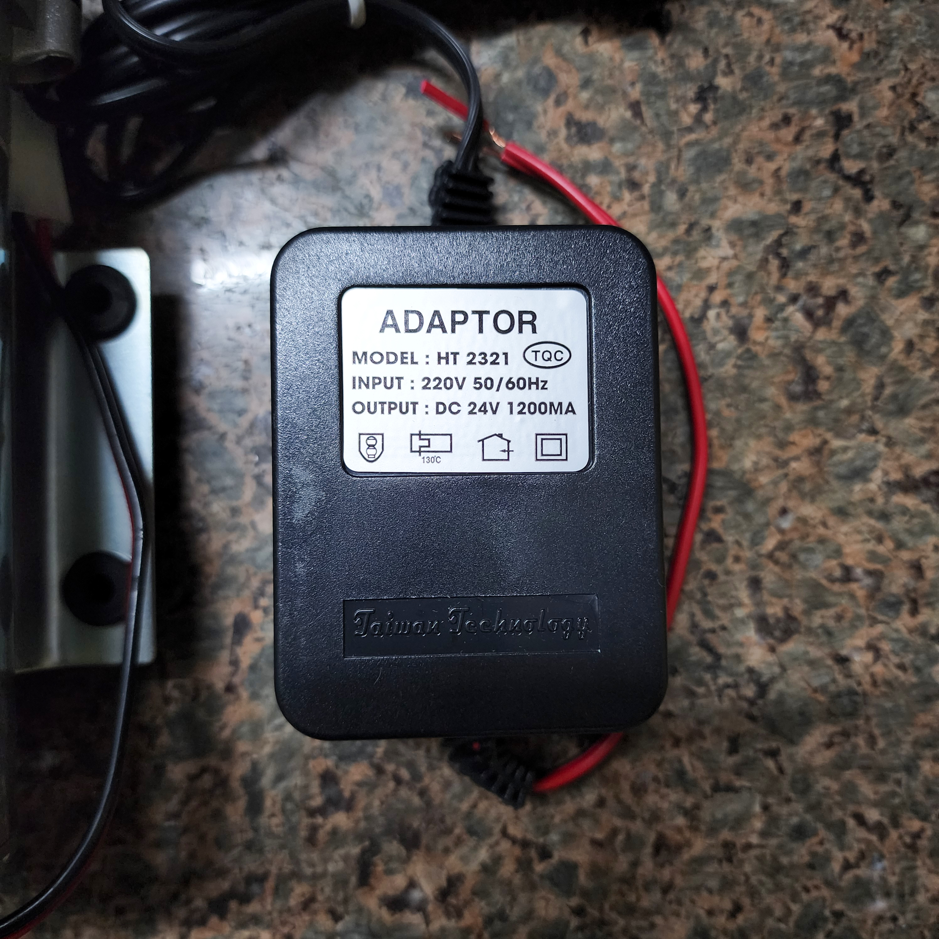 Bơm tăng áp dành cho máy lọc nước RO tặng Adaptor 24V