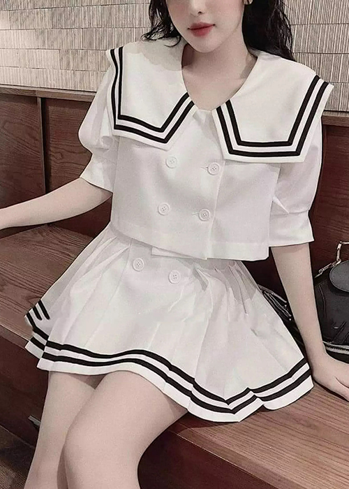 Set Áo Và Chân Váy Phối Sọc Duyên Dáng