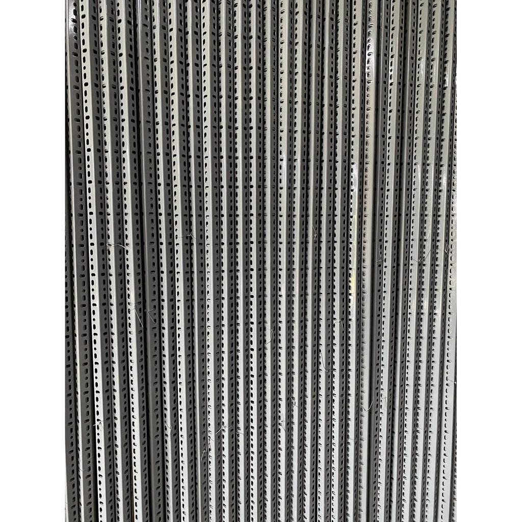 Thanh sắt V Lỗ 30x30mm dày 2 ly - dài 30cm