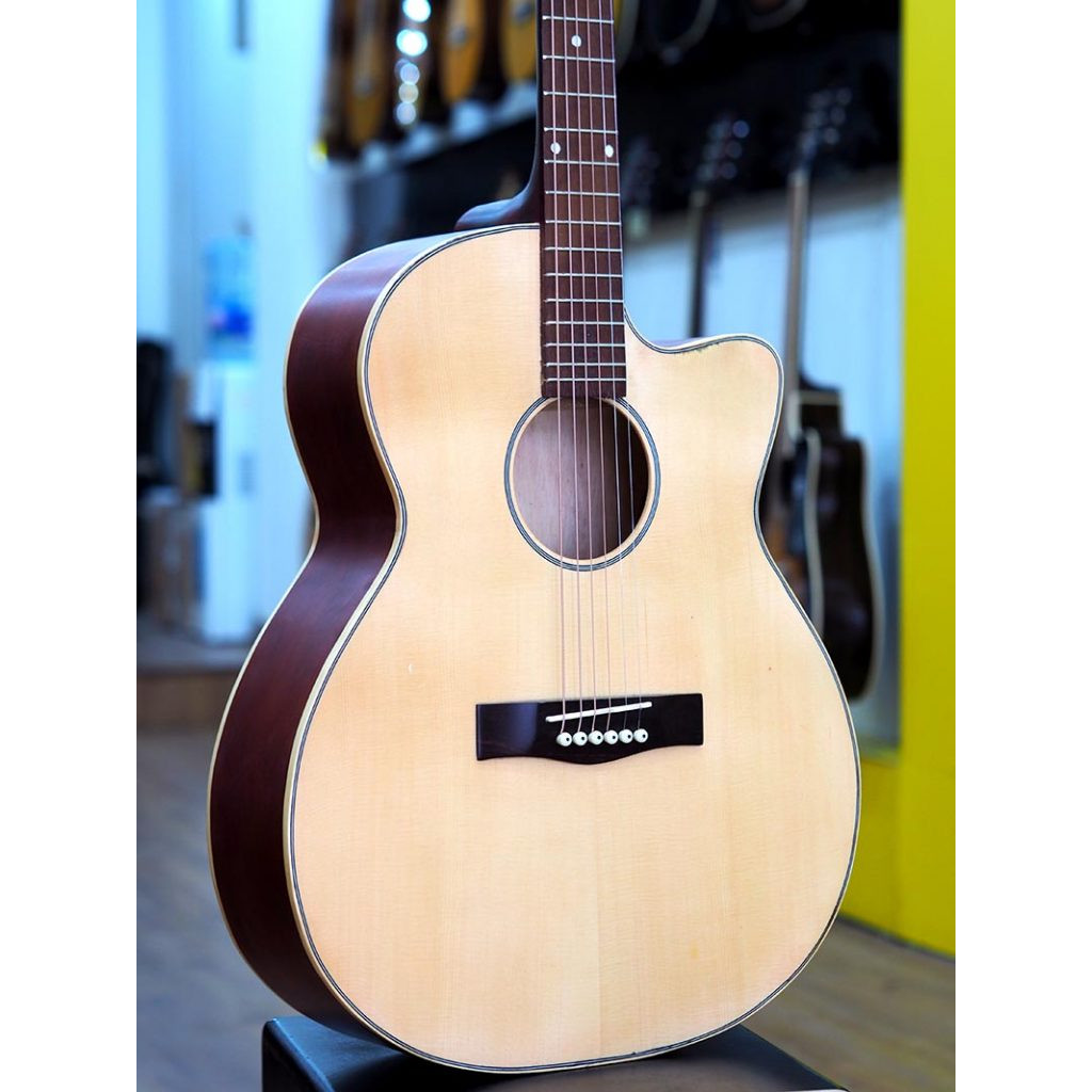 Đàn guitar acoustic dành cho người mới tập chơi KBD Kênh Bán Đàn