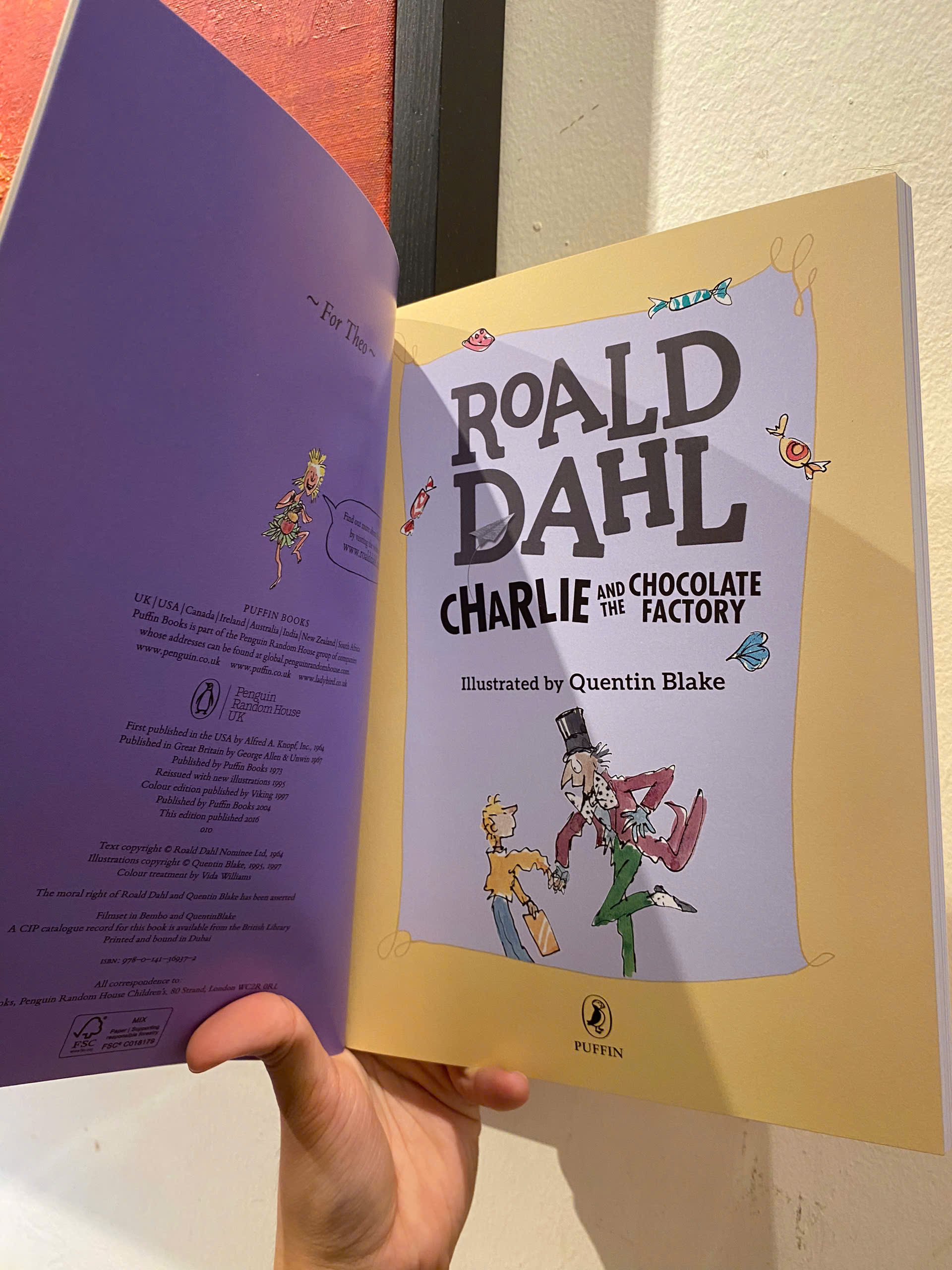 Sách - Charlie and the Chocolate Factory by Roald Dahl, Quentin Blake - Sách Tiếng Anh trẻ em