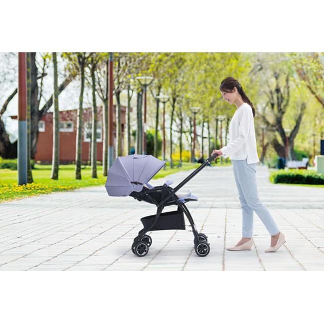 Xe đẩy trẻ em Aprica Luxuna Comfort