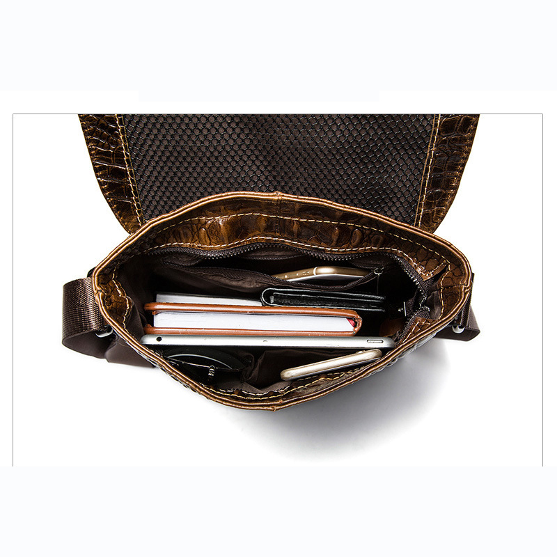 Túi đeo chéo nam DA BÒ THẬT – BEE GEE DCN9346