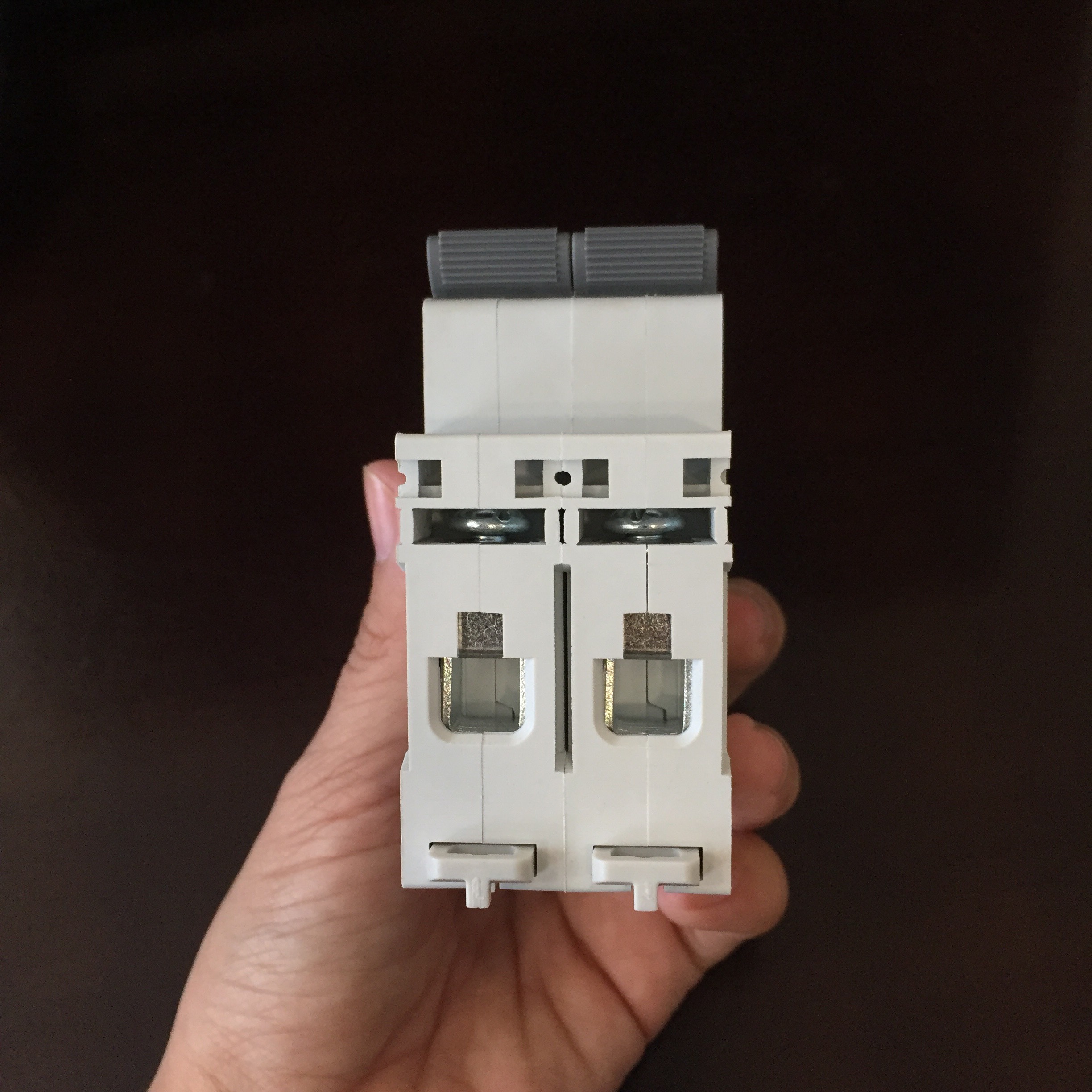 Cầu dao điện hai chiều CB AC Bộ ngắt mạch cho Solar Năng Lượng Mặt Trời GIVASOLAR GEYA AC 400V