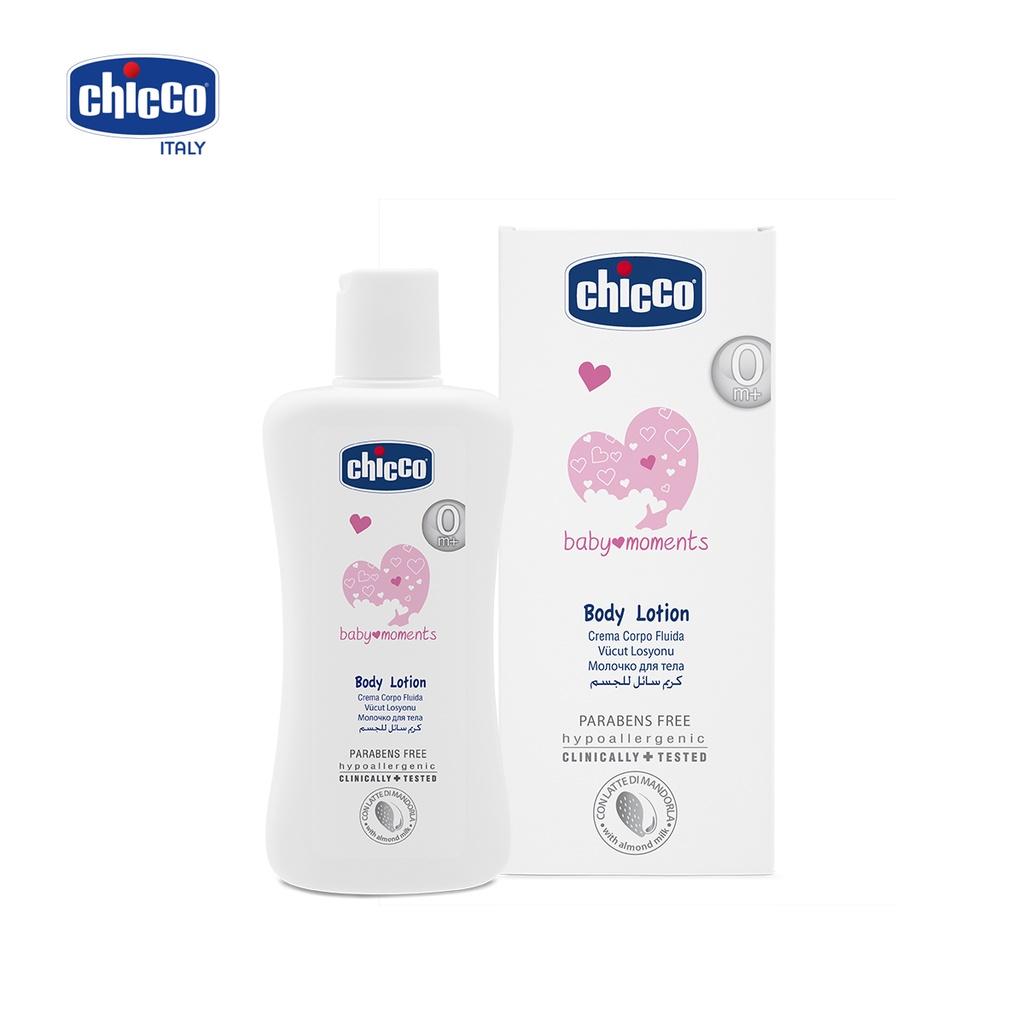 Combo Sữa tắm gội chiết xuất Hoa cúc 0M+ Chicco 500ml &amp; Sữa dưỡng thể chiết xuất Hạnh nhân Chicco 200ml