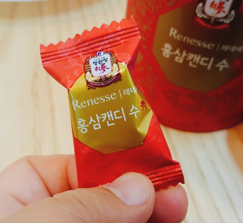 Kẹo Hồng Sâm Hàn Quốc Có Đường KGC Cheong Kwan Jang Ginseng Candy Hỗ Trợ Sức Khỏe 240g