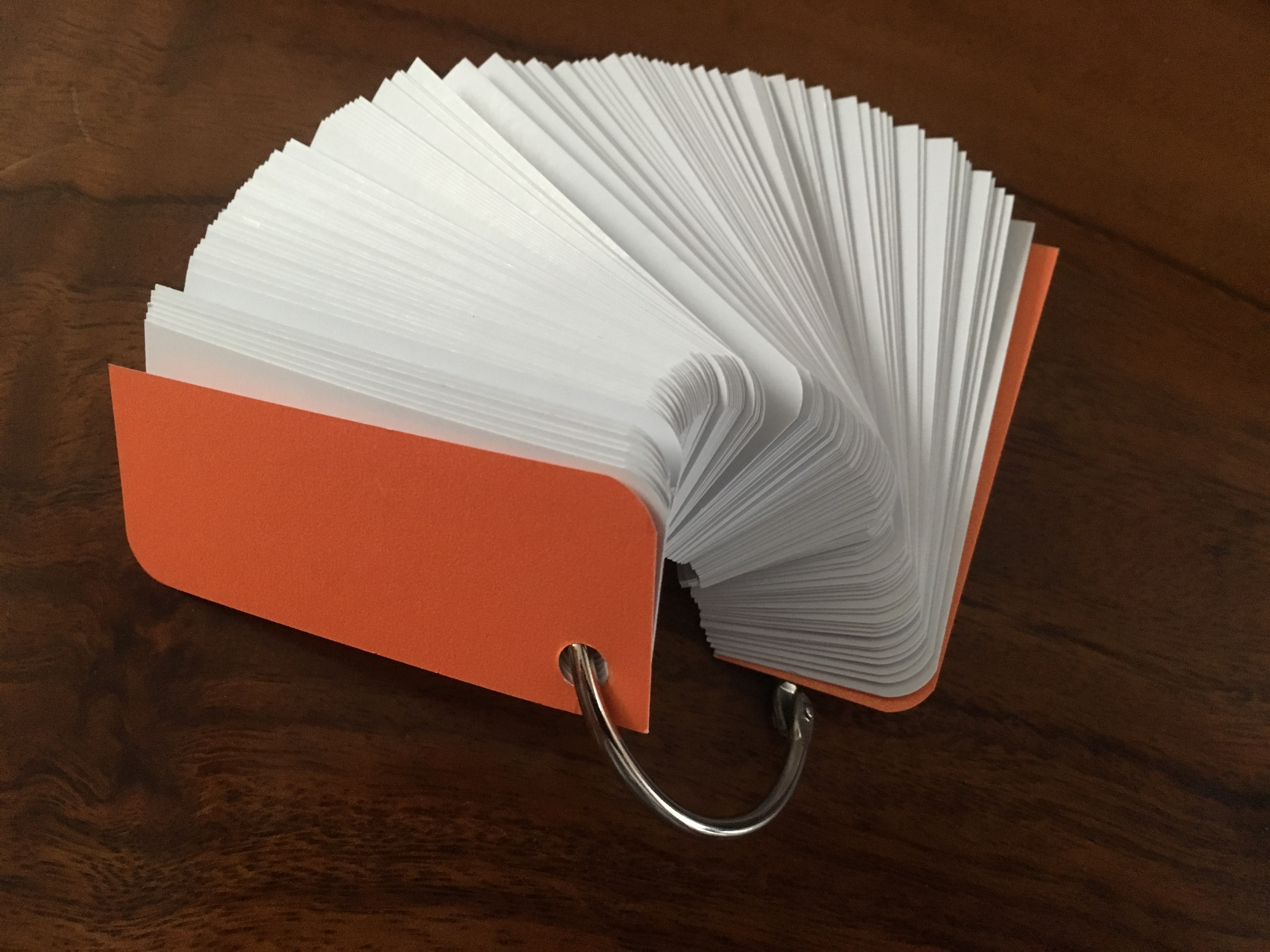 1000 thẻ flashcard trắng (tương ứng 10  xấp mỗi xấp 100 thẻ) 3x8 siêu dày bo góc kèm khoen bìa