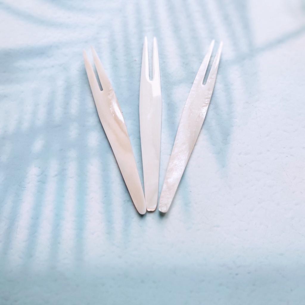 Dĩa/Nĩa Trai Trắng Tự Nhiên 10cm, Dùng Xiên Hoa Quả Trái Cây, Chụp Ảnh Decor